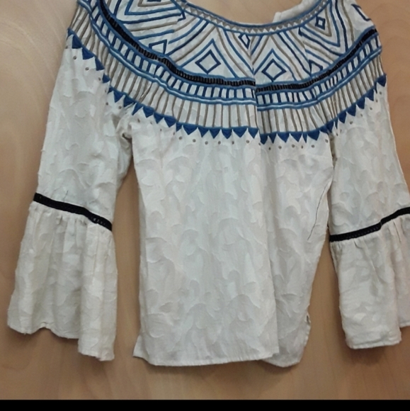 Cream Tribal Blue Texture Blak Embroidered Peasant Top S z S - Picture 3 of 13